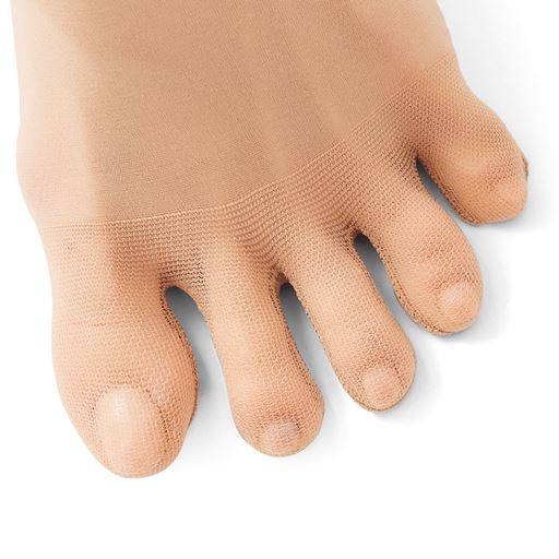 指先が自由だから安定して歩きやすく、指先の動きが活発になり足指を冷えから守ります。一日中、指先サラサラで気持ちいい。