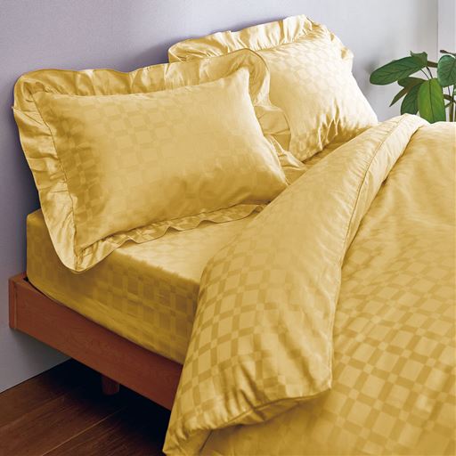 ゴールド ※商品は枕カバーです。<br>額付きデザインが上品な印象に。