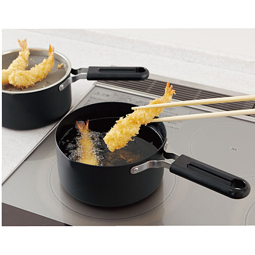 オイルポットにもなる鉄製ダブル揚げ鍋 - セシール