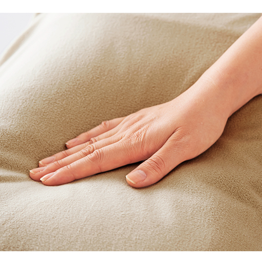 うっとりとろけるような肌ざわりで、ずっと撫でていたいような感触です。