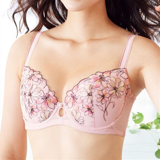 すっきり華奢見えブラ グラマーバストさんのブラ ワイヤー入り 3 4カップ セシール Cecile