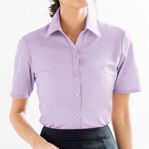 【働く女性を応援!!】セシールの大定番、超ロングセラーの形態安定シャツ。清涼感たっぷりの半袖ベルカラー。<br>ライラック