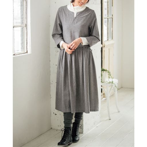 起毛コットンのギャザー使いロングワンピース 綿100 セシール Cecile