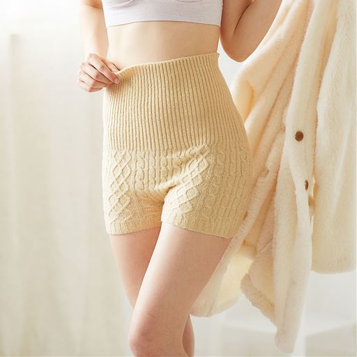あったかモコモコ腹巻き付き1分丈パンツ はきこみ丈ハイウエスト セシール Cecile あったかモコモコ腹巻き付き1分丈パンツ はきこみ丈ハイウエスト セシール Cecile