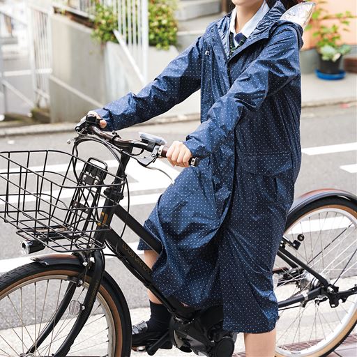自転車対応レインコート 収納袋付き 反射テープ付き 縫い目防水シール加工 セシール Cecile 自転車対応レインコート 収納袋付き 反射テープ付き 縫い目防水シール加工 セシール Cecile