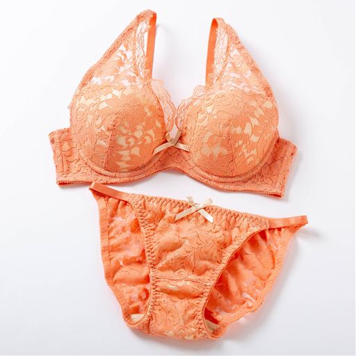 ネット限定 リフトアップレースブラジャー ショーツセット セシール Cecile ネット限定 リフトアップレースブラジャー ショーツセット セシール Cecile