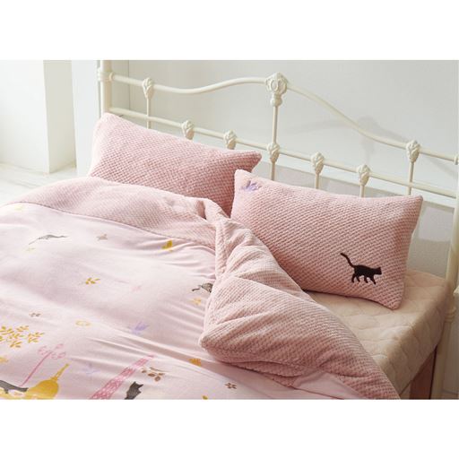 ペールピンク<br>ネコ好きさんの冬のベッドタイムが楽しくなる、あったか枕カバーです。