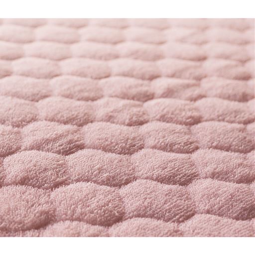 生地拡大(ピンク)<br>吸水性のよい綿100%パイル生地はふんわりやわらか。