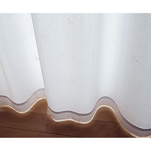 UVカット約95%で室内の日焼け対策や、紫外線による家具・フローリングの色あせ防止にも。