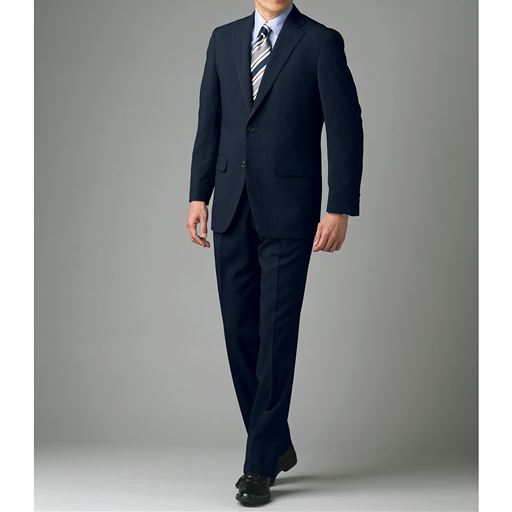 薄手の肩パットやアジャスター調節機能付き 品格漂うメンズビジネススーツ セシール Cecile