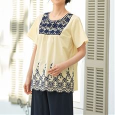 おすすめ黒レースブラウス 通販 セシール Cecile おすすめ黒レースブラウス 通販 セシール Cecile