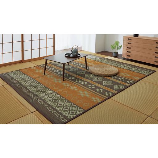 い草ラグ 北欧柄ふっくらタイプ フローリングにも合う 踏み心地もふっくら 吸放湿性に優れた天然いぐさ使用 畳ラグ セシール Cecile