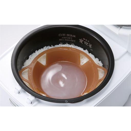 【使い方も簡単!】<br>(4)後はToulToolに溜まった水を捨てるだけ。<br>※釜の内径が20cm以上の炊飯器をご使用ください。