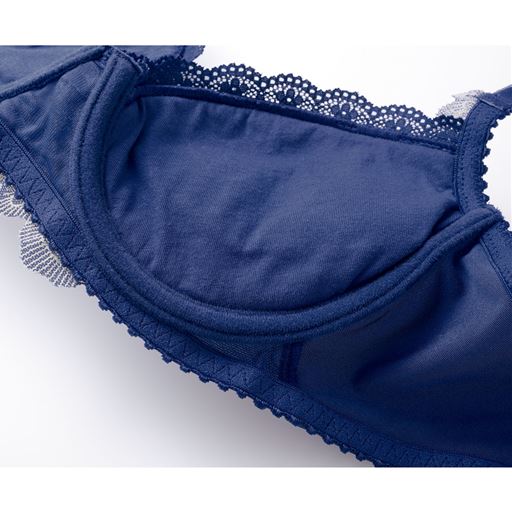 プチバストさんの2カップアップブラ ソフトワイヤー入り やや深め3 4カップ セシール Cecile