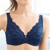 ペタ胸メーカー 大きな胸を小さく見せるブラジャー セシール Cecile