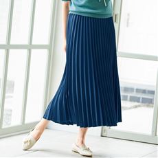 大人の女性こそ選んでほしい プリーツスカート コーデとお手入れのコツ セシール Cecile 大人の女性こそ選んでほしい プリーツスカート コーデとお手入れのコツ セシール Cecile