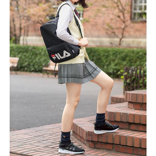 ロゴ使いスニーカー セシール Cecile