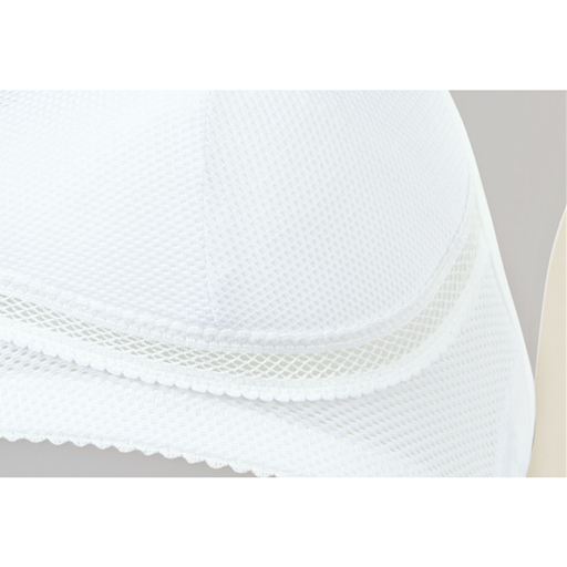 カップ下メッシュアップ<br><br>メッシュテープのおかげでムレにくい!