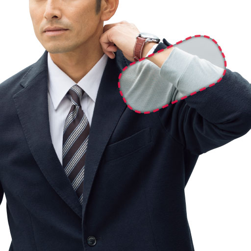 グレー<br>コーディネート例<br><br>シャツから袖口が出にくい9分袖設定。