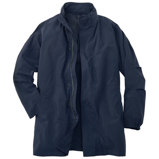 ジャケット合わせにも◎なスッキリ丈のスタンドカラーコート。<br>使い勝手&着心地の良さに防花粉機能(ポランバリア素材を使用)もプラスしました。<br>ダークネイビー