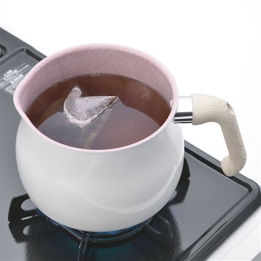 7役【4.沸かす】<br>内側フッ素加工で、お茶沸かしの際も茶渋がつきにくい
