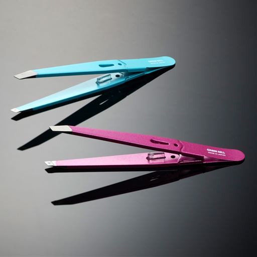 刃物メーカーが作った驚きの毛抜き セシール Cecile