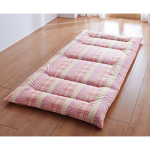 敷き布団(和式セット) ピンク A (チェック)<br>敷き布団は固わた入りで床付き感を抑えます。