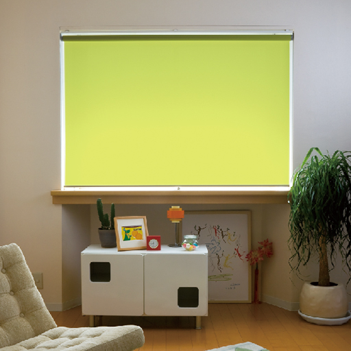 イエローグリーン<br>スクリーン越しのやわらかな光が安らぎを演出するロールスクリーンです。