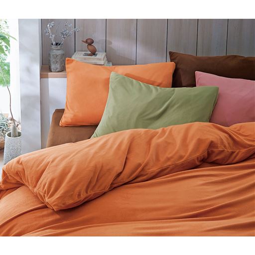 (左上から) アプリコット・コーヒーブラウン・オリーブグリーン・ローズピンク<br>ふんわりかる～いマイクロフリースの枕カバーです。<br>ふわっふわの軽い使い心地と高い保温性が特長。