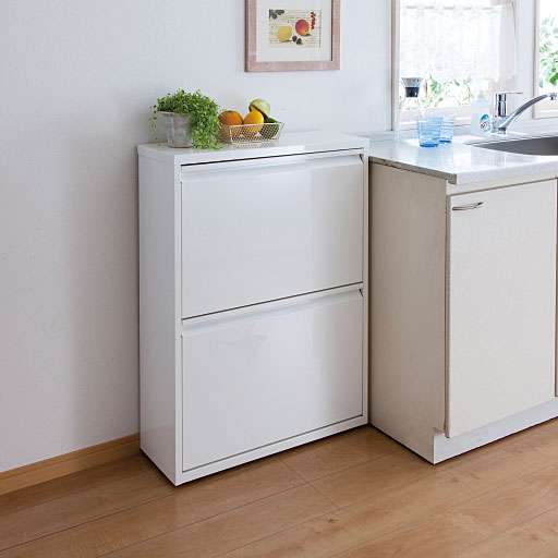 ホワイト C<br>キッチンにもスッキリ設置できる、清潔感あふれるホワイト仕上げ。