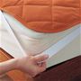 四隅の強化ゴムで、着脱も簡単。敷き布団にも使用できます。