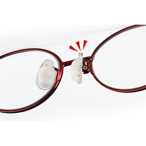 メガネ装着時のズレや痛み、気になるメガネ痕を防止! <br>シールタイプでピタッと貼りつけ。
