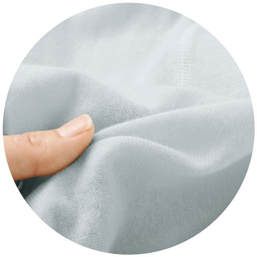 綿100%のやさしいぬくもりで眠りをサポート。軽やかな肌ざわりで体を包み込む、薄手の綿100%ガーゼ天竺素材で仕上げたパジャマインナー。冷えや乾燥対策にうれしい首元や手元をカバーするインナーです。