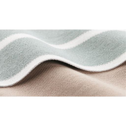 きれいな微光沢でカジュアル感を抑えた綿100%のスムース素材。程よく肉厚で伸縮性があり、しなやかに肌に寄り添います<br>＊この商品は無地の展開です