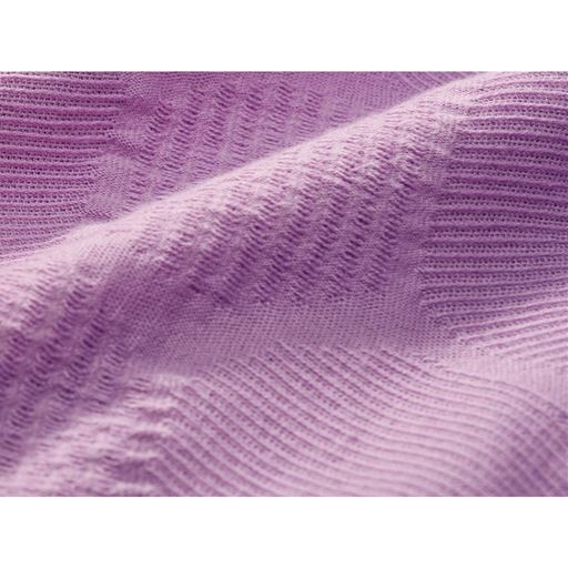 ライラック 生地拡大<br>綿だけで編み上げた、柔らかな肌ざわりの日本製ジャカード素材。