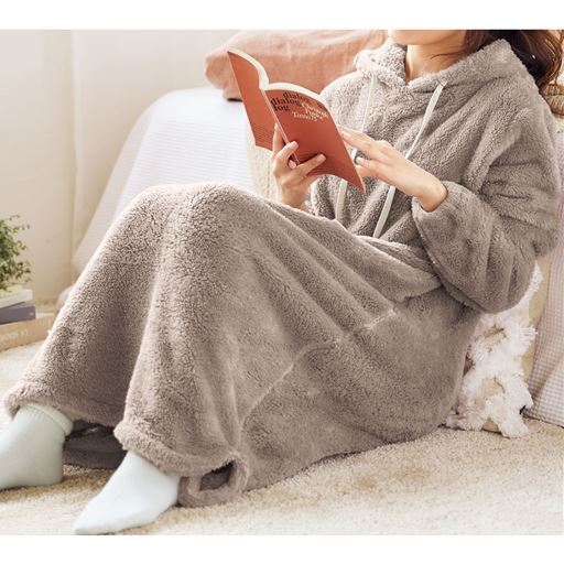 ボアフリースロング丈パーカーワンピース 袖口ゴム入り セシール Cecile