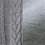 ニット×カットソーの異素材使いケーブル編みが目を引くデザイン。1枚でおしゃれ度倍増!