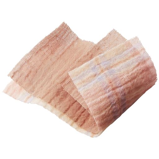 クラウディピンク 綿100%のナチュラルな風合い ソフトでやさしい肌ごこちのガーゼを2枚重ねに。楊柳のようなニュアンスのある表面感です