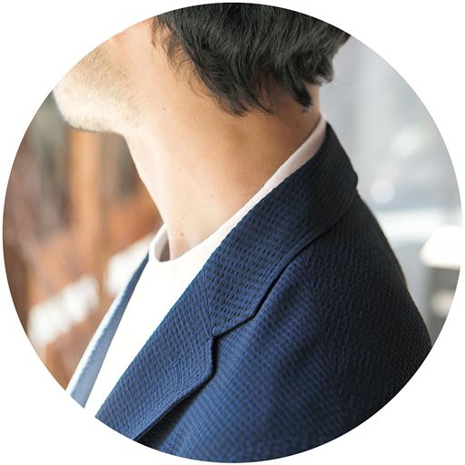 リブが高いからジャケットの衿が汚れない!