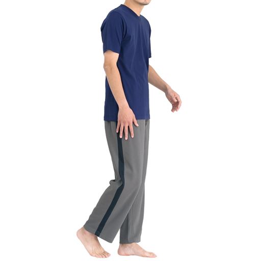 チャコールグレー コーディネート例