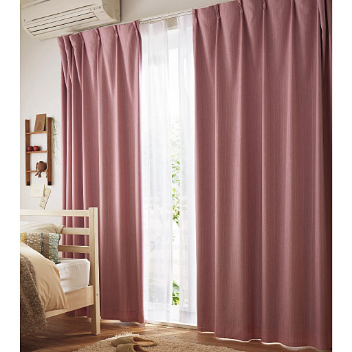 ピンク ※レースカーテン(ホワイト)は共通です。<br>遮熱遮光カーテン&UVカットレースの定番セットです。