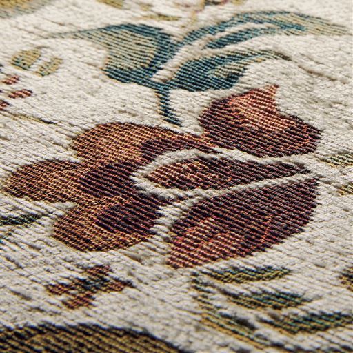 イタリア製ジャカード織り 光沢の美しいシェニール糸を使った多色ジャカード織り。イタリアの織物工場で仕上げています。
