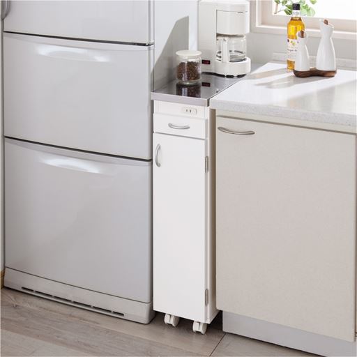 ホワイト A<br>シンクと冷蔵庫の間といった隙間を有効活用できます。