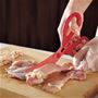 厚みのあるお肉、すべりやすい魚介類、面倒な小口切りも、カーブした刃先+ギザギザ刃+長い刃渡りで、さっとスムーズにカットできます。また、包丁やまな板を使わず調理できるので後片づけがラクになって時短調理につながります。