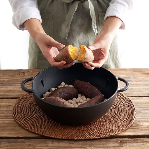 焼き芋にピッタリ!<br>セラミックボール付きで、ご自宅で美味しい焼き芋を作ることができます。