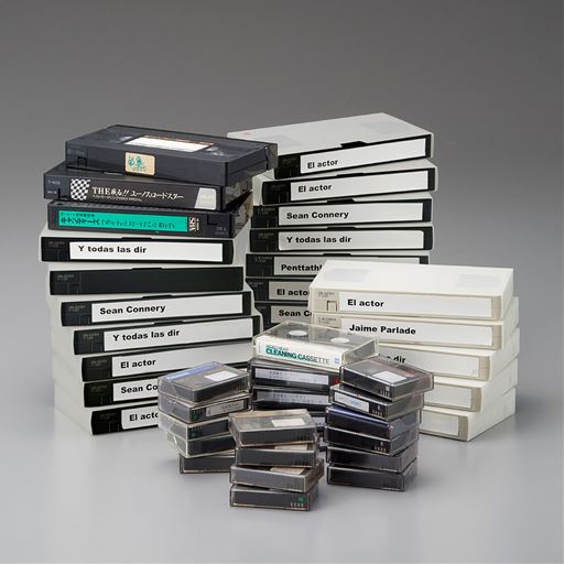 VHSや8mmビデオテープをSDカードなどにダビングできます。
