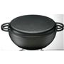 鉄製の、ずっしりと重量感のあるお鍋です。