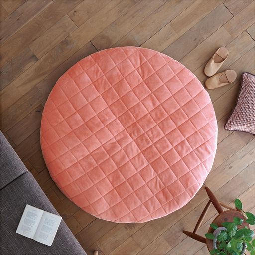 ピンク<br>フローリングでもゴロゴロできる、大判サイズのごろ寝座布団です。