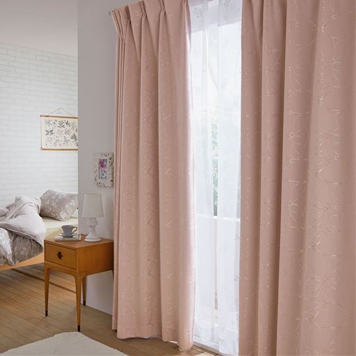 ローズピンク<br>上品でエレガントなジャカード織りの1級遮光カーテンです。