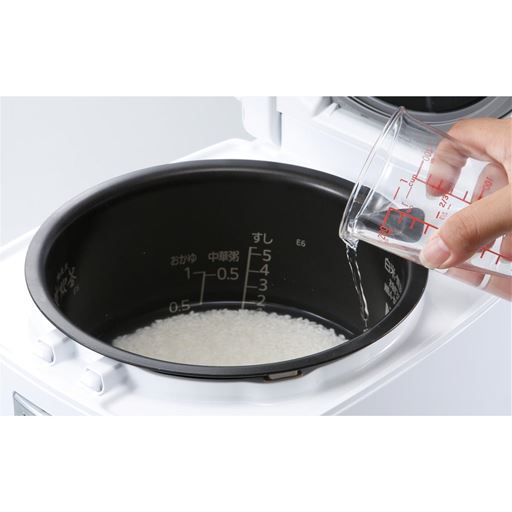 【使い方も簡単!】<br>(1)いつもの水の量にプラス80mlを加える。<br>※釜の内径が20cm以上の炊飯器をご使用ください。
